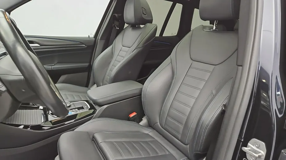 BMW iX3 -