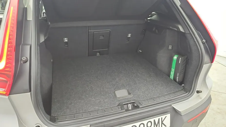 VOLVO XC40 -