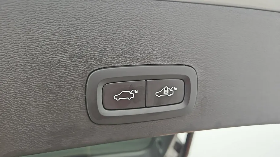 VOLVO XC40 -