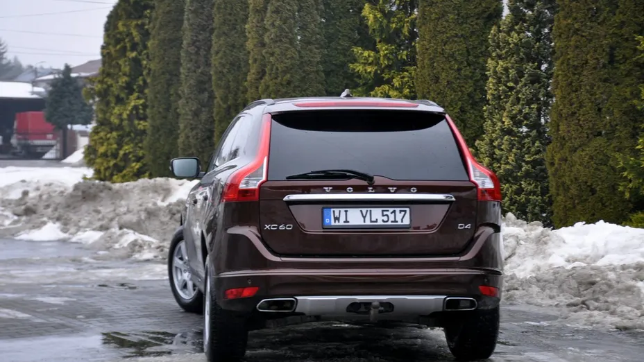 VOLVO XC60 -