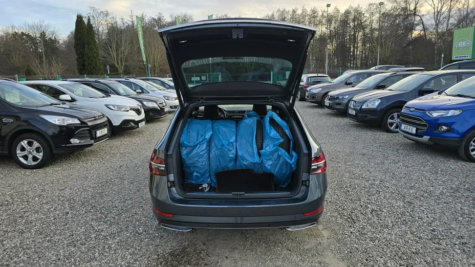 SKODA Superb -