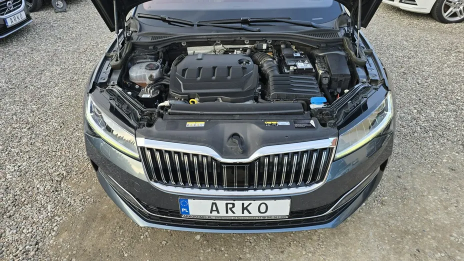 SKODA Superb -