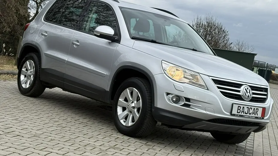 VOLKSWAGEN Tiguan -