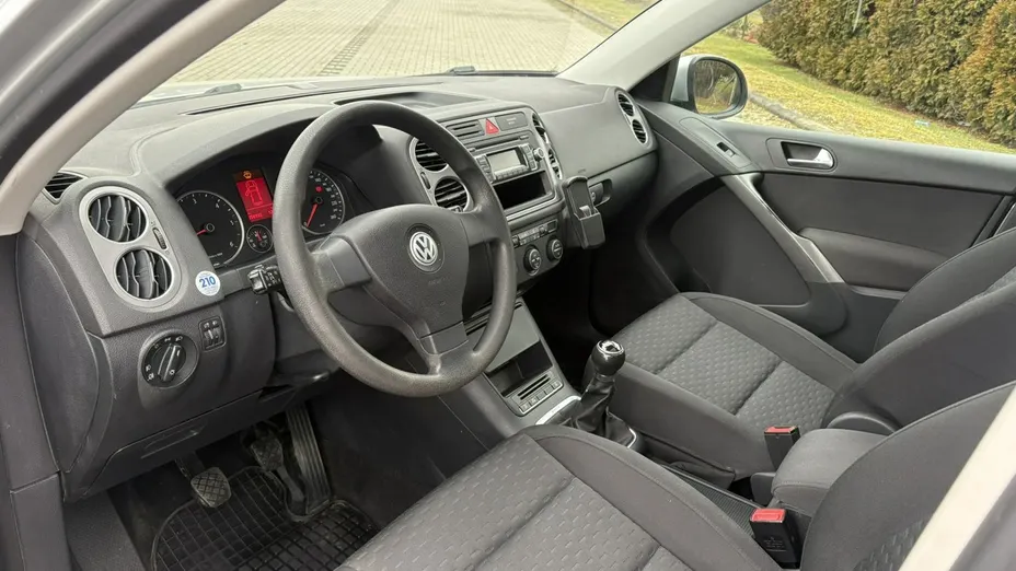 VOLKSWAGEN Tiguan -