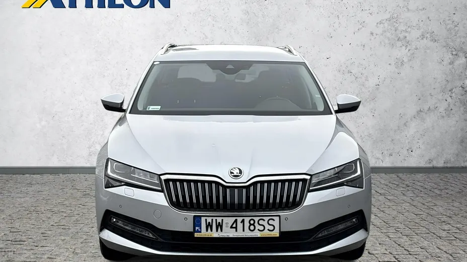SKODA Superb -