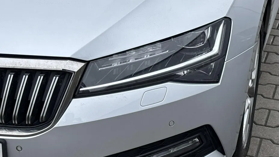 SKODA Superb -