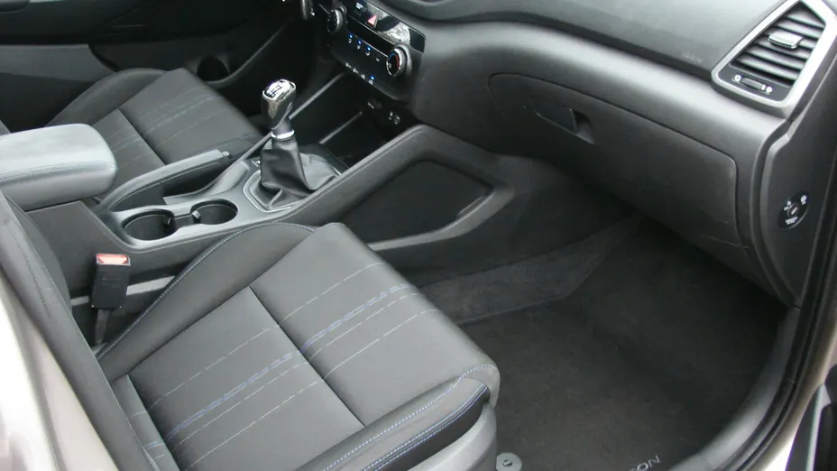 HYUNDAI Tucson -