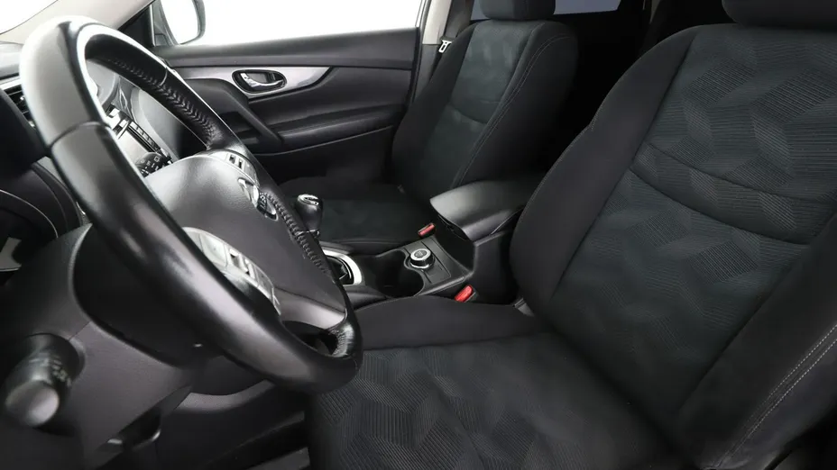 NISSAN X-Trail -