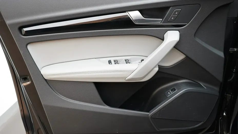 AUDI Q5 -
