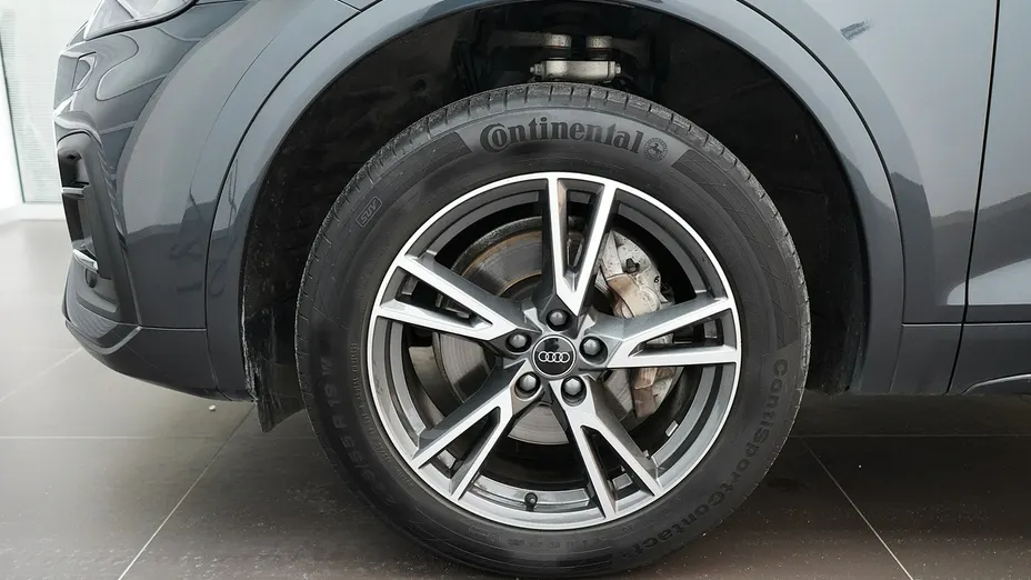 AUDI Q5 -
