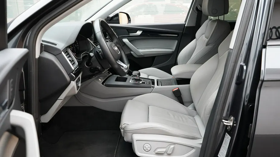 AUDI Q5 -