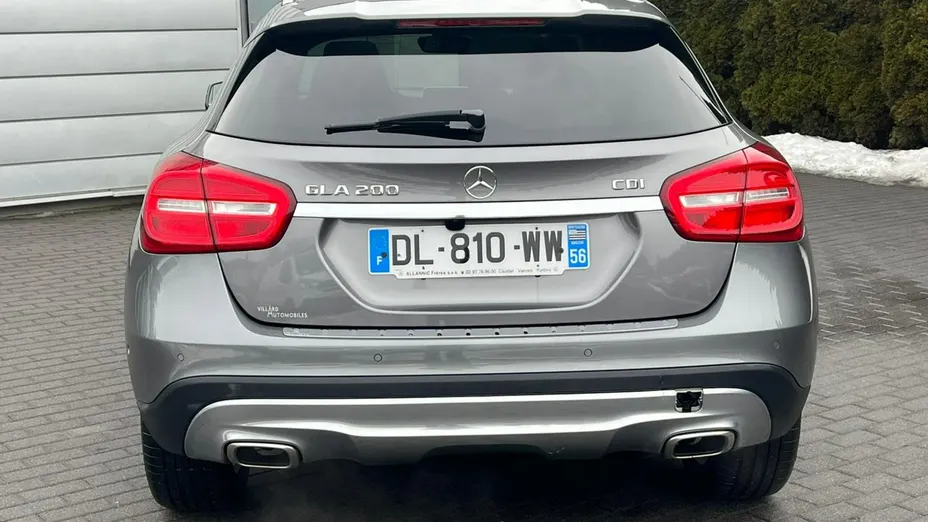 MERCEDES-BENZ GLA -