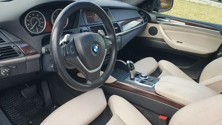 BMW X6 -