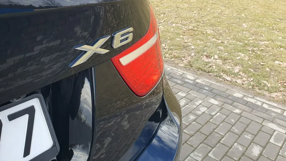 BMW X6 -