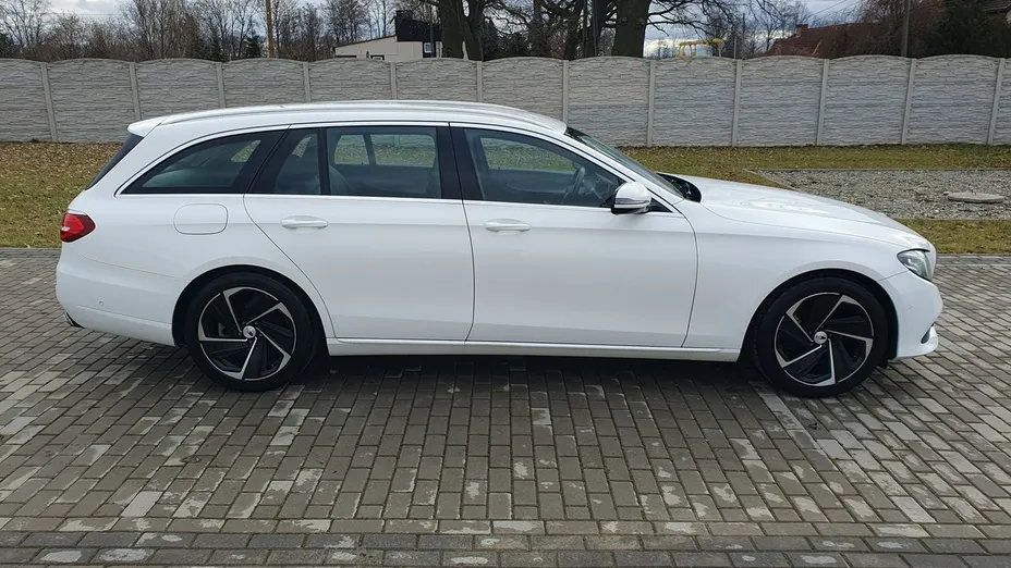 MERCEDES-BENZ E Klasa -