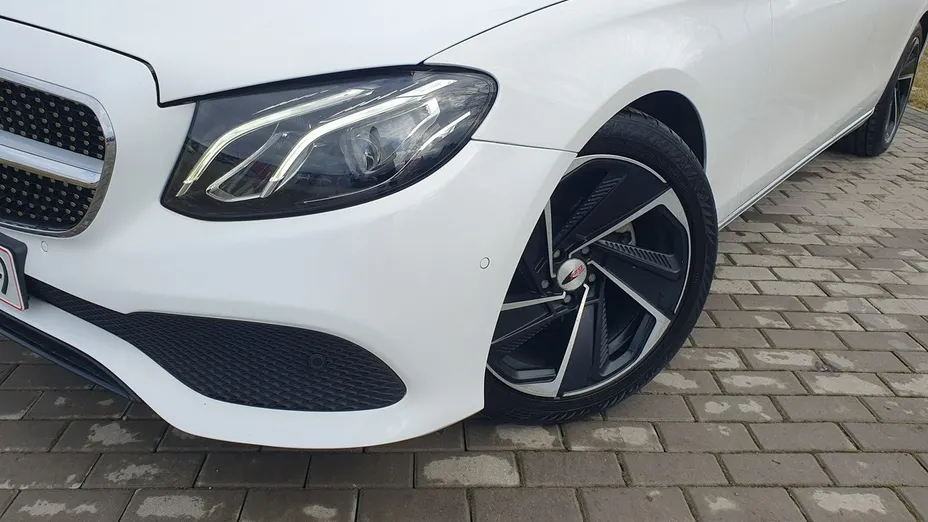MERCEDES-BENZ E Klasa -