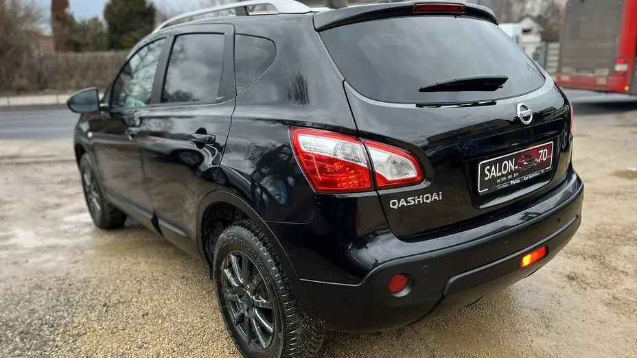NISSAN Qashqai -
