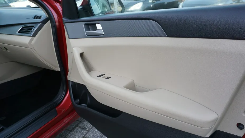 HYUNDAI Sonata -