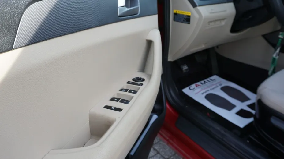 HYUNDAI Sonata -