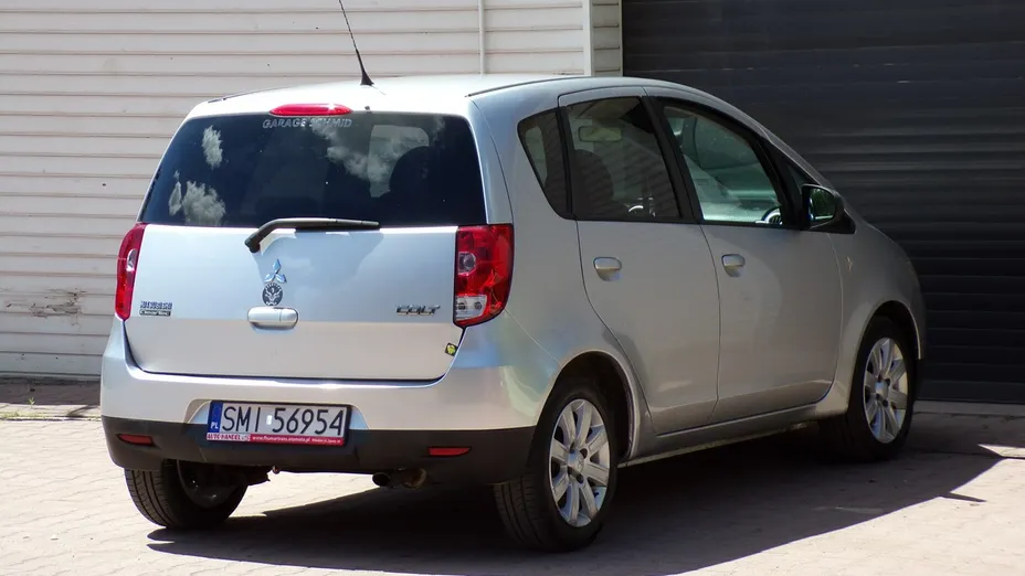 MITSUBISHI Colt -