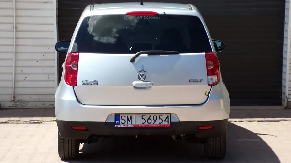 MITSUBISHI Colt -