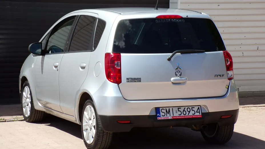 MITSUBISHI Colt -
