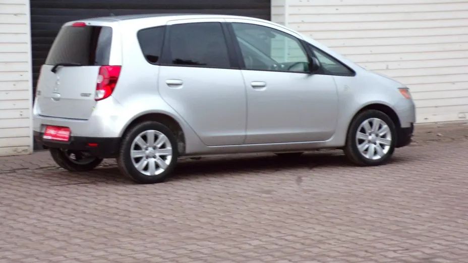MITSUBISHI Colt -