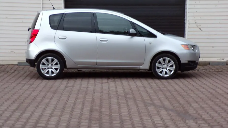 MITSUBISHI Colt -