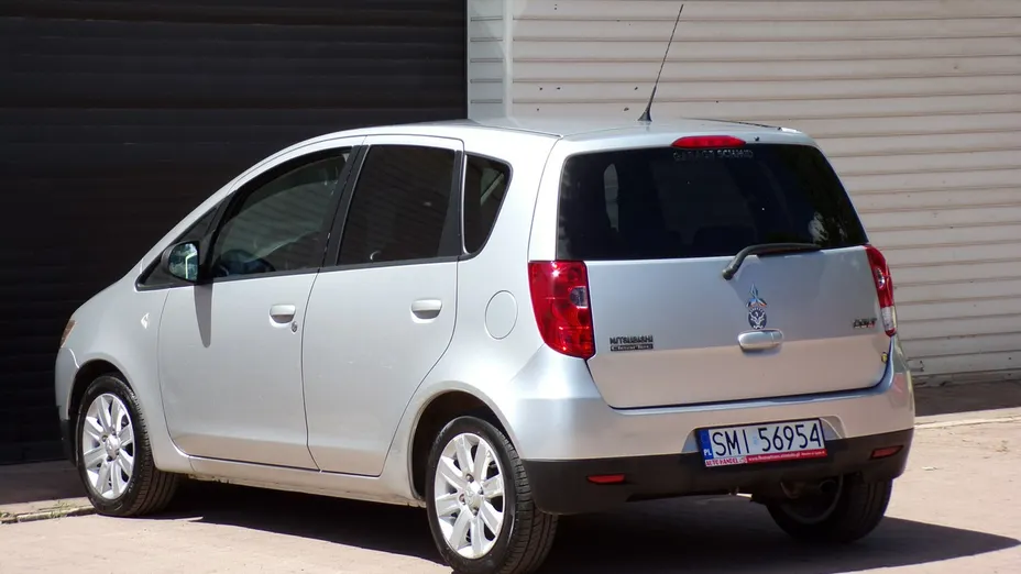 MITSUBISHI Colt -