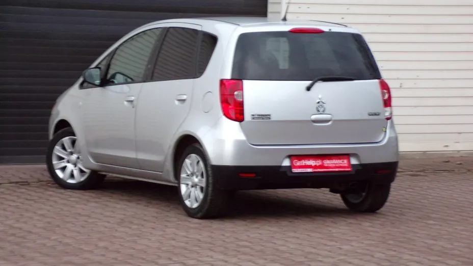MITSUBISHI Colt -