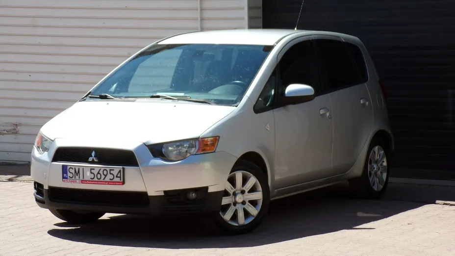 MITSUBISHI Colt -