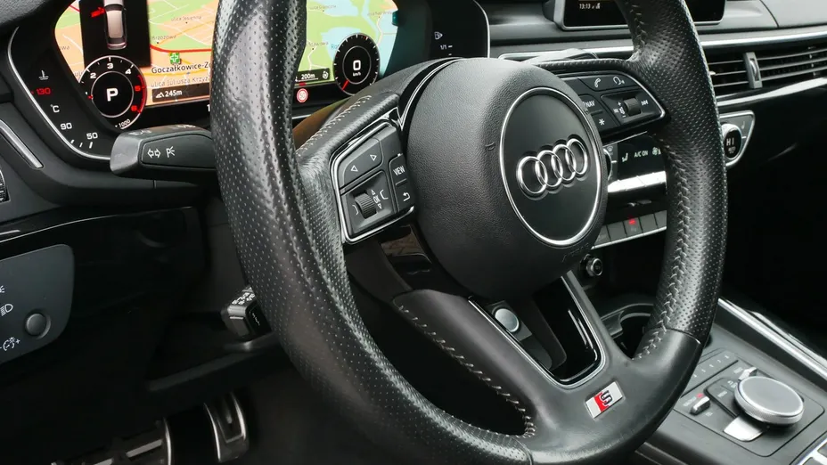 AUDI A4 -