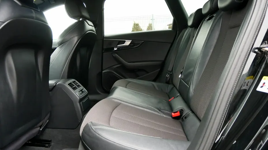 AUDI A4 -