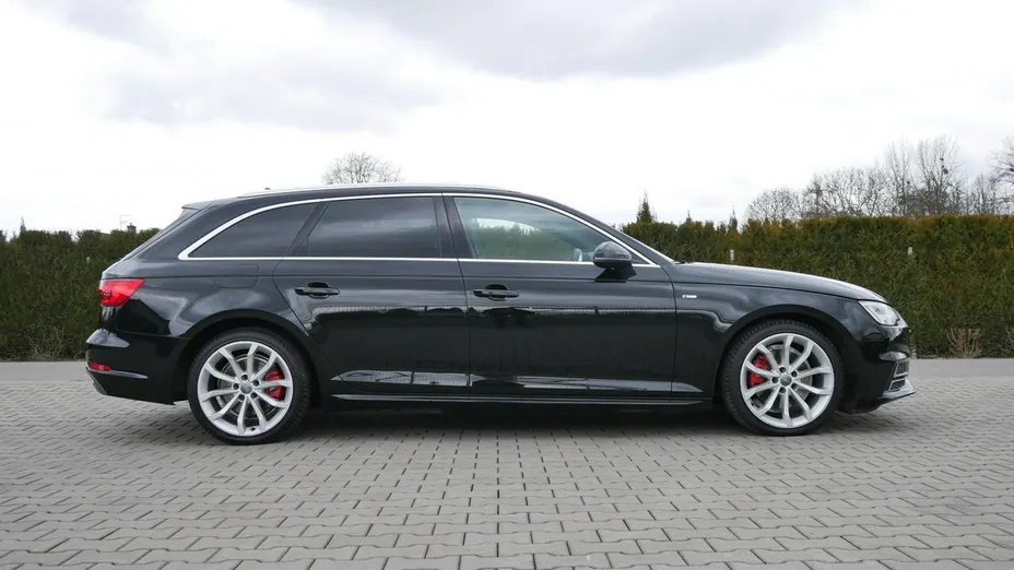 AUDI A4 -