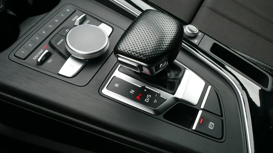 AUDI A4 -