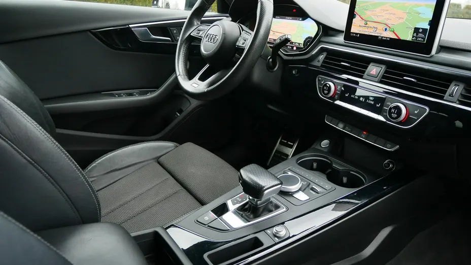 AUDI A4 -