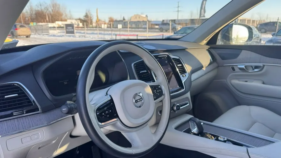 VOLVO XC90 -