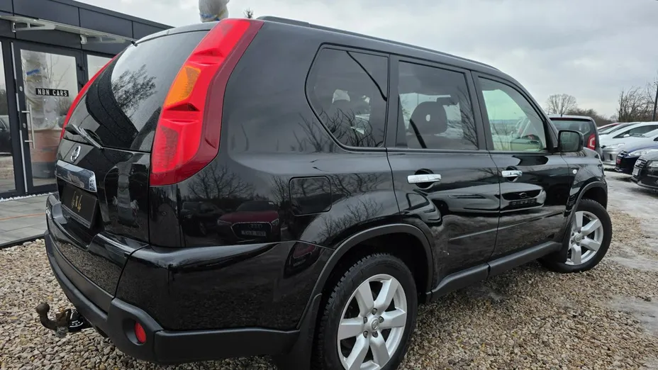 NISSAN X-Trail -