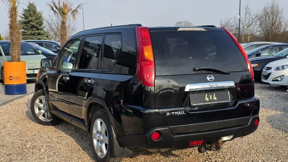 NISSAN X-Trail -