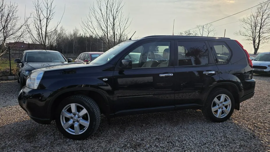 NISSAN X-Trail -