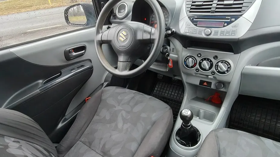 SUZUKI Alto -