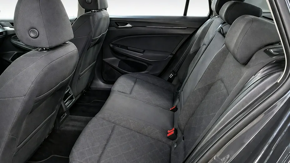 VOLKSWAGEN Golf -