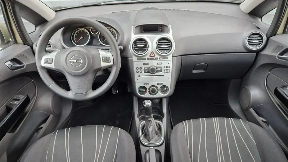 OPEL Corsa -