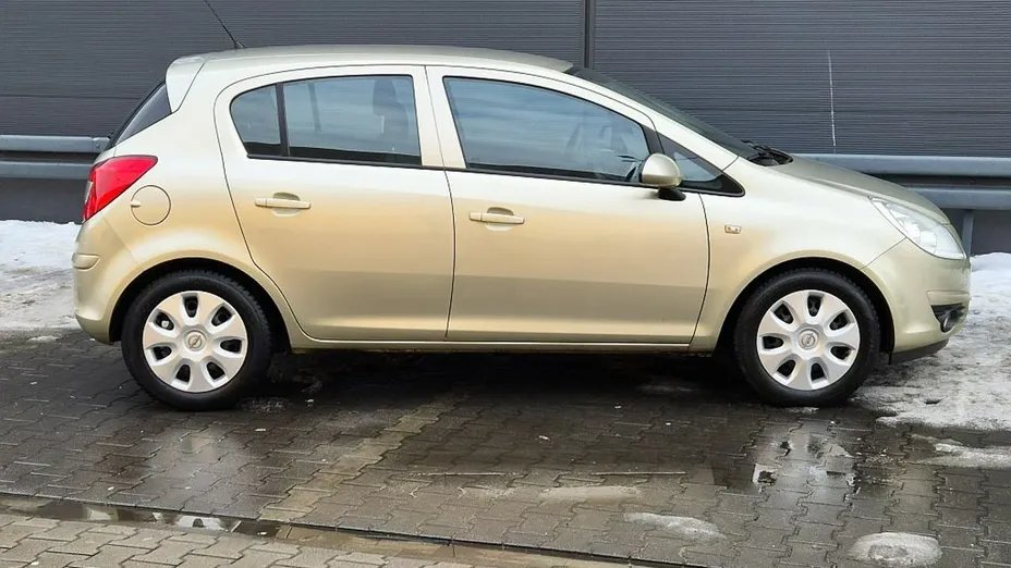OPEL Corsa -