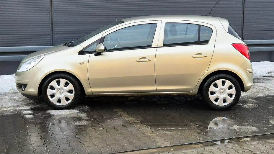 OPEL Corsa -