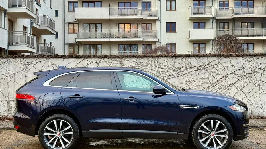 JAGUAR F-Pace -