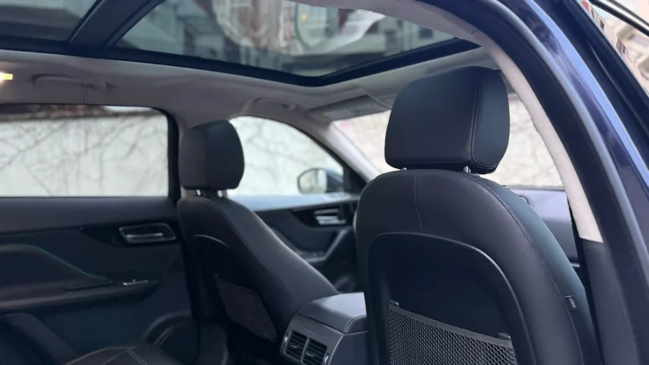 JAGUAR F-Pace -