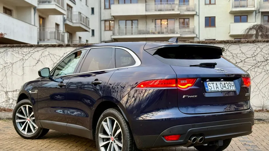 JAGUAR F-Pace -