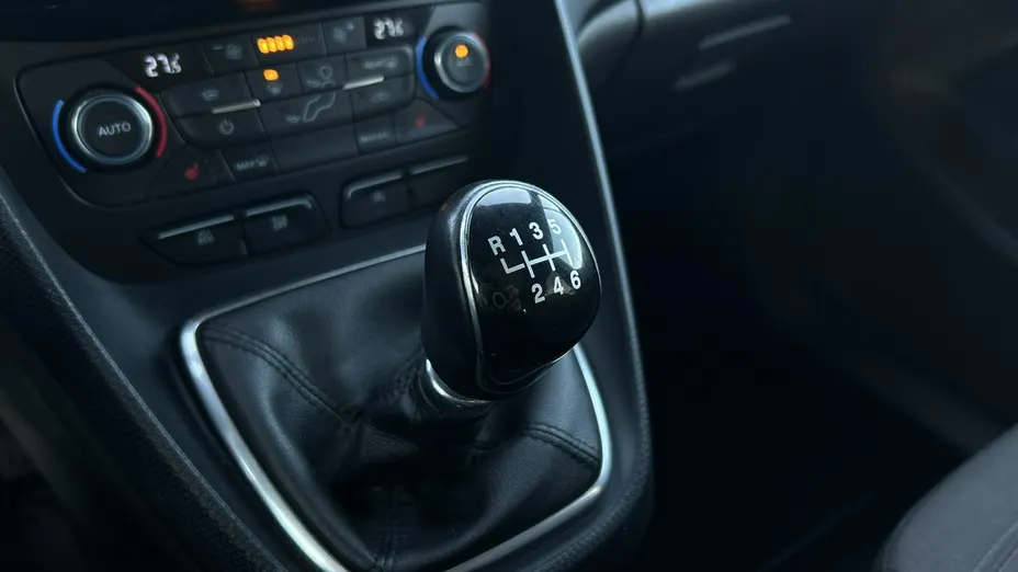 FORD Tourneo Connect -