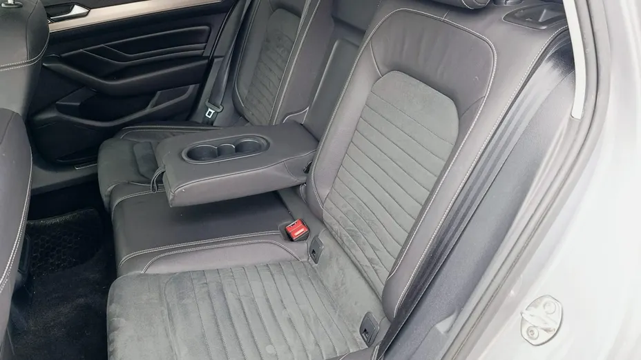 VOLKSWAGEN Passat -
